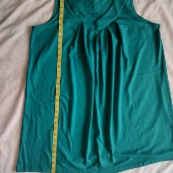 Roman's Green, sleeveless tank top, 1X, 35" long, 60% cotton, 40% polyester - Picture 9 of 10